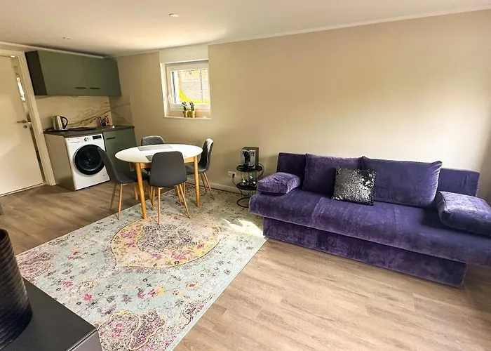 Souterrain - Privatwohnung Mit Schlafzimmer Im Einfamilienhaus Apartment *