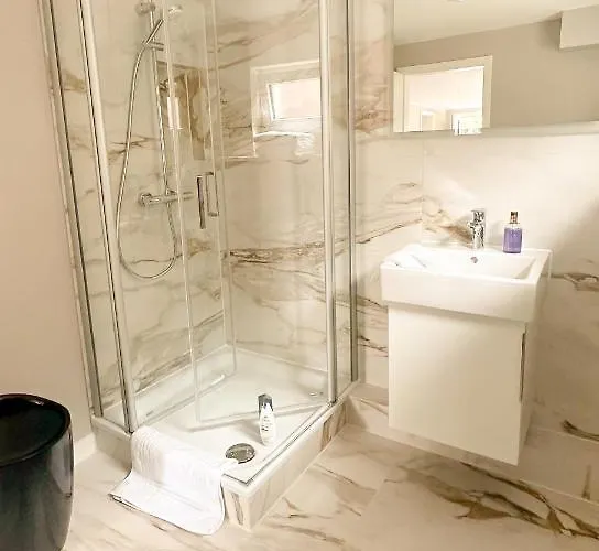 Apartment Souterrain - Privatwohnung Mit Schlafzimmer Im Einfamilienhaus Hamburg