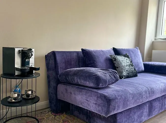 Apartment Souterrain - Privatwohnung Mit Schlafzimmer Im Einfamilienhaus