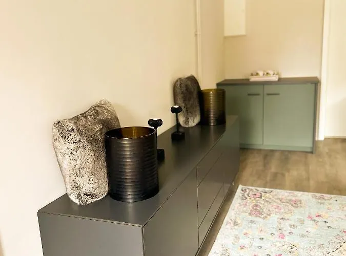 Souterrain - Privatwohnung Mit Schlafzimmer Im Einfamilienhaus Hamburg